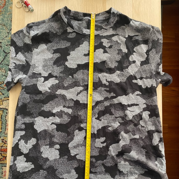 Lululemon All Yours T-Shirt (Heritage Speckle Camo Jacquard Black Rhino Grey) - Picture 7 of 9